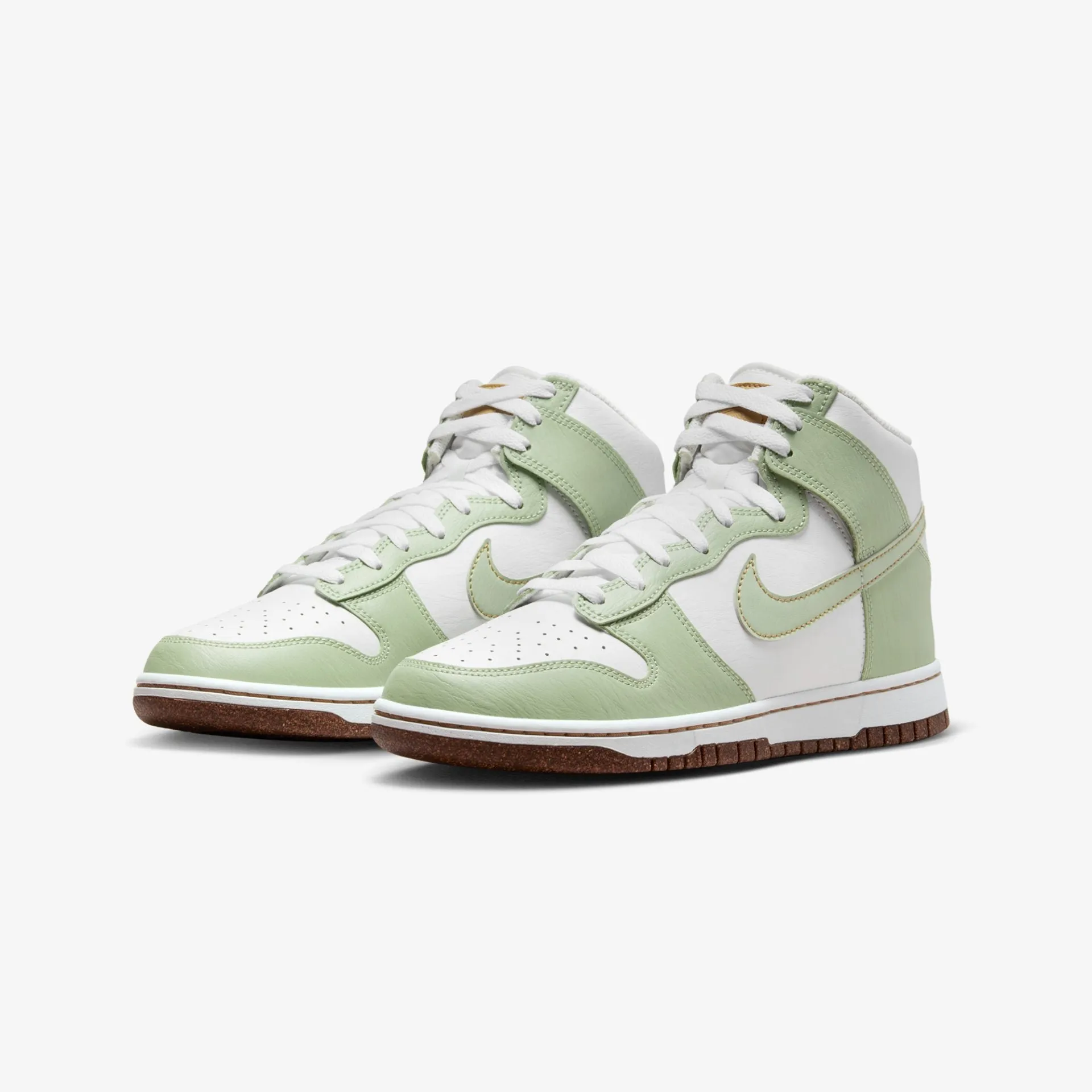 Nike | DUNK HIGH RETRO SE  { GREEN