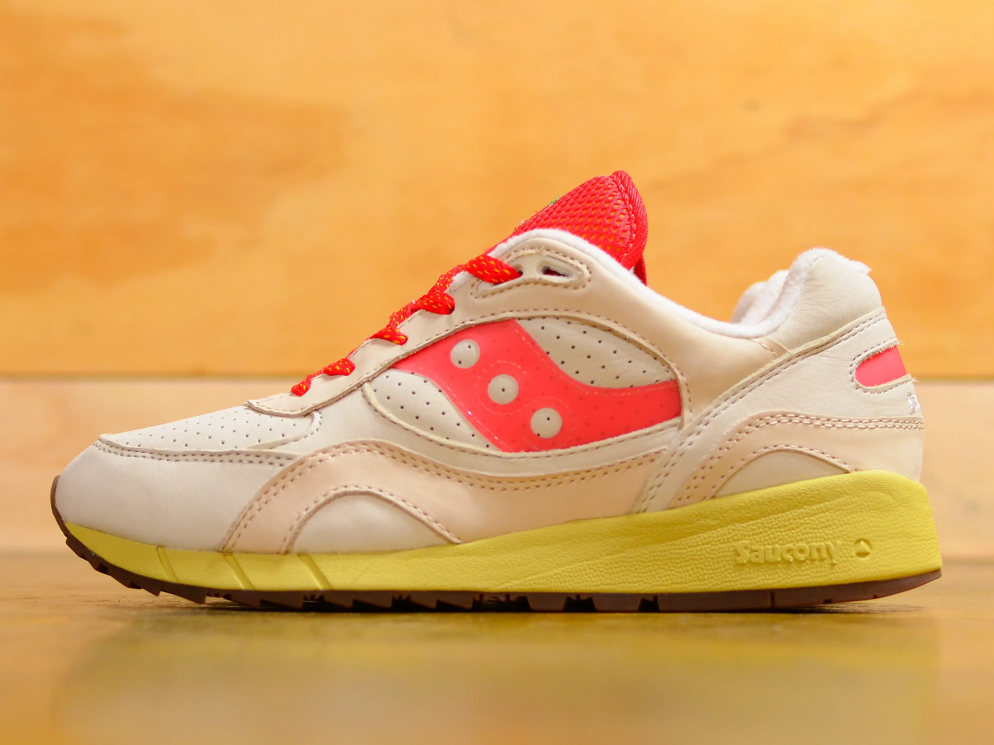 Saucony Shadow 6000 - "New York Cheesecake"