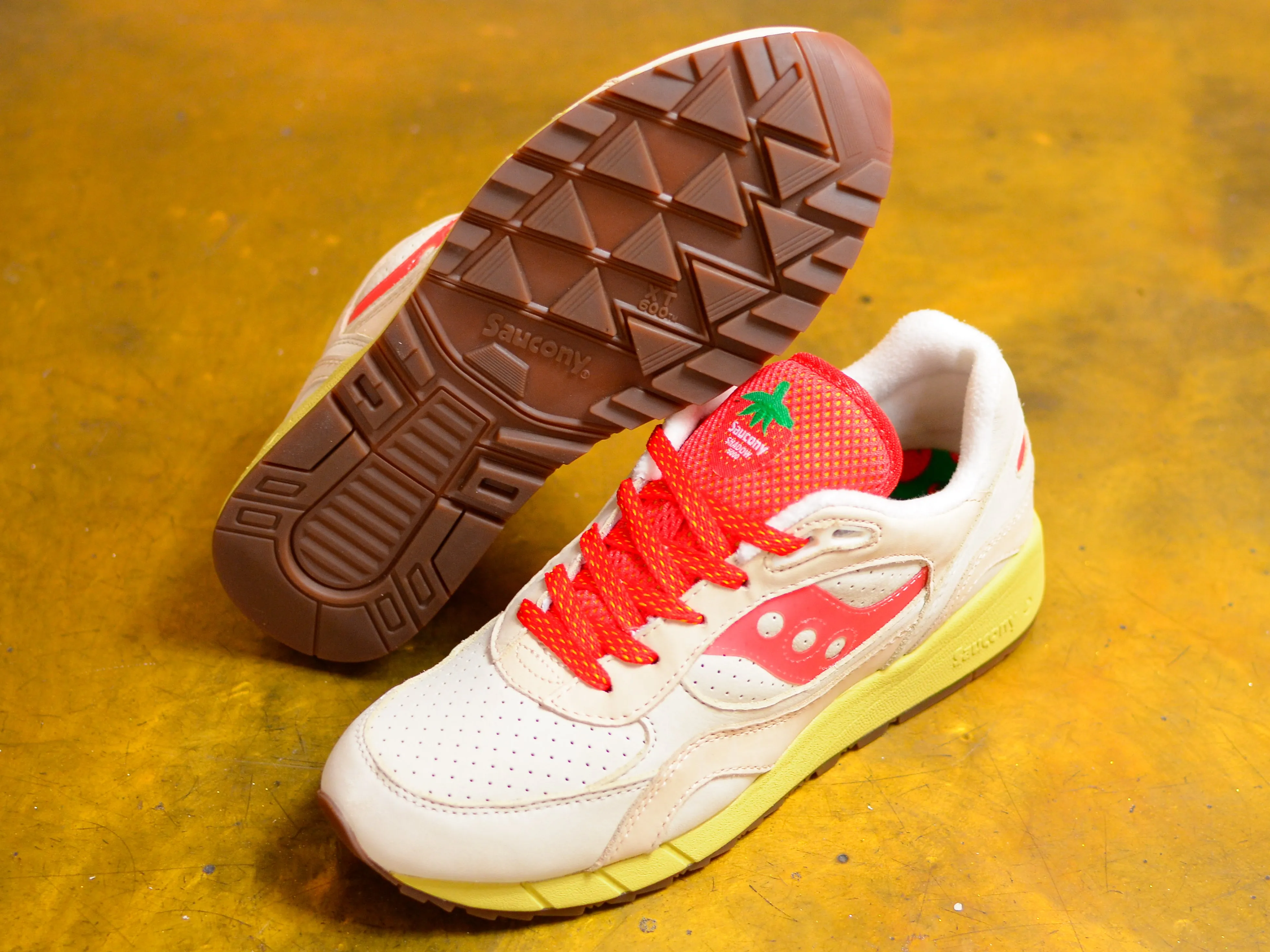 Saucony Shadow 6000 - "New York Cheesecake"