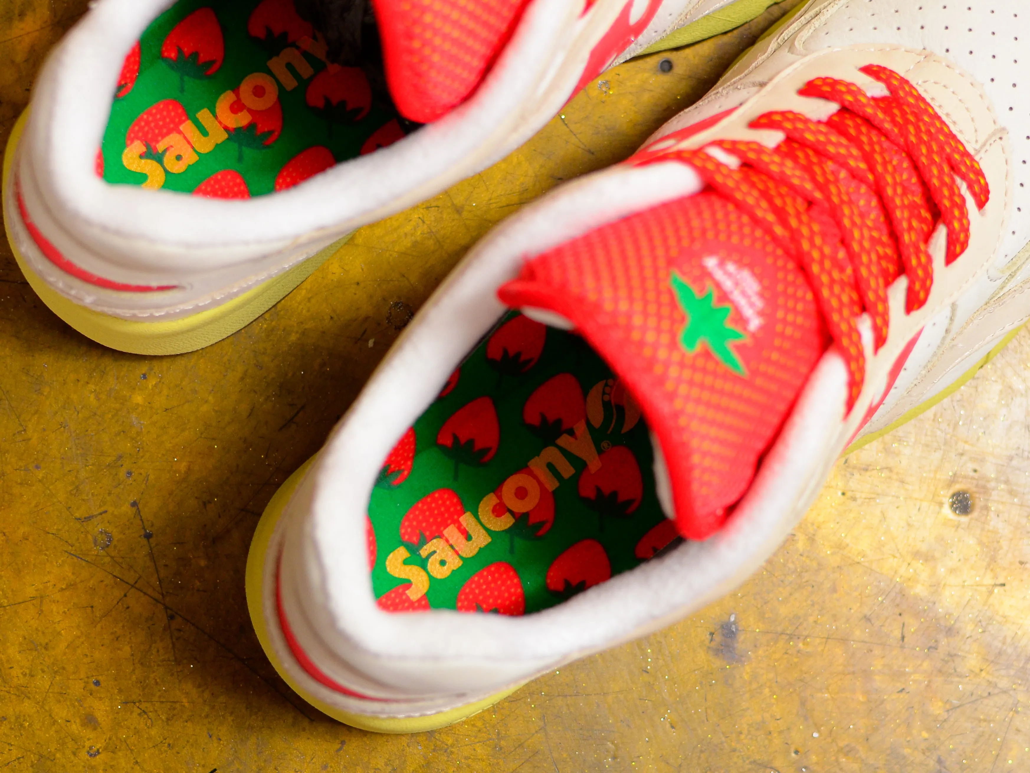 Saucony Shadow 6000 - "New York Cheesecake"