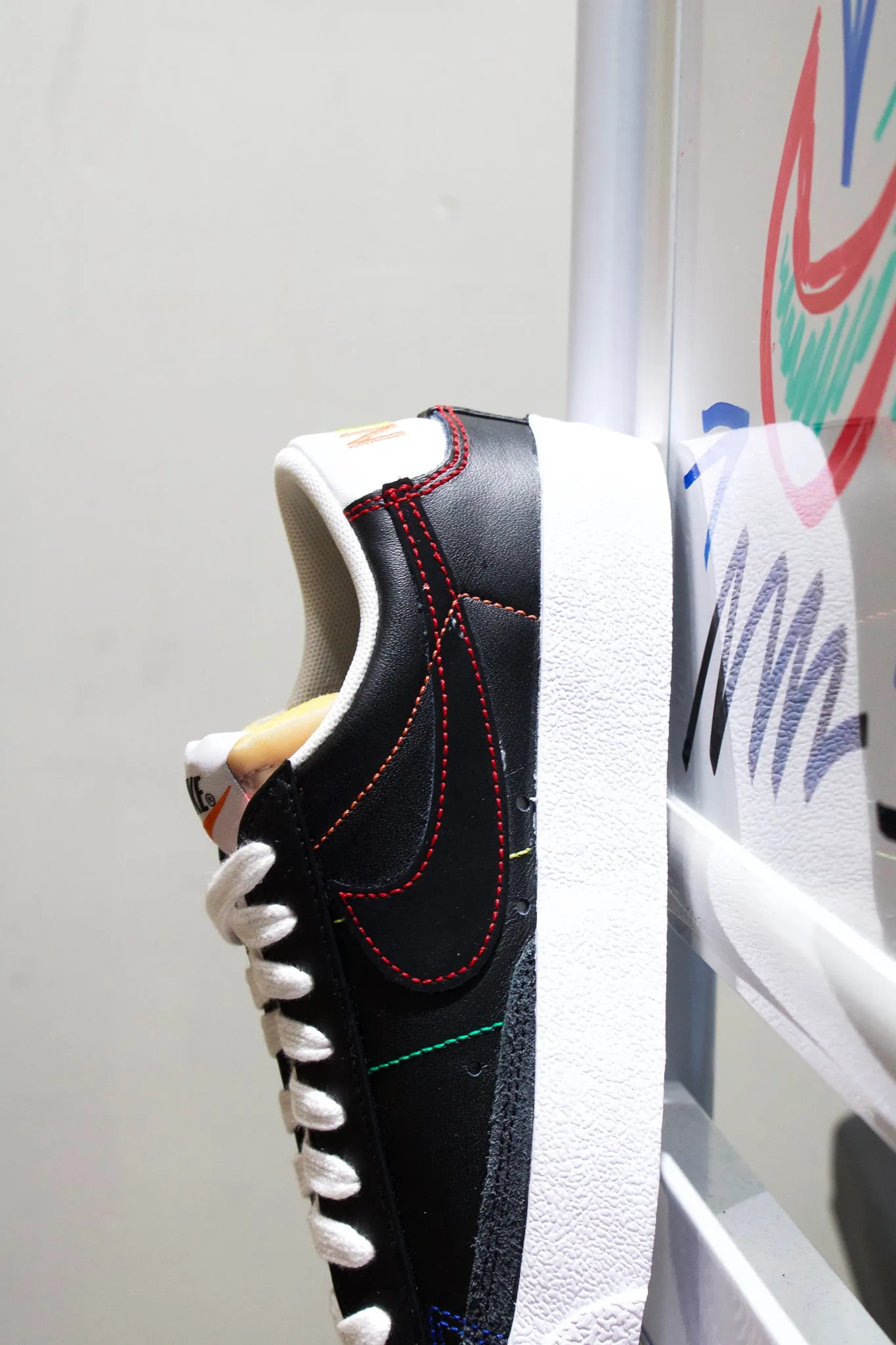 W NIKE BLAZER LOW ‘77 "BLACK/MULTI STITCH"